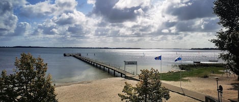 Habitación doble, vistas al lago | Vistas del balcón