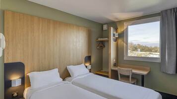 Chambre avec lits jumeaux, non-fumeurs | Literie de qualité supérieure, bureau, chambres insonorisées