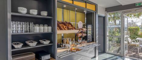 Tägliches Frühstücksbuffet gegen Gebühr