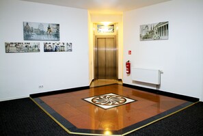 Hallway - Hotel Karlshorst (Berlin)
