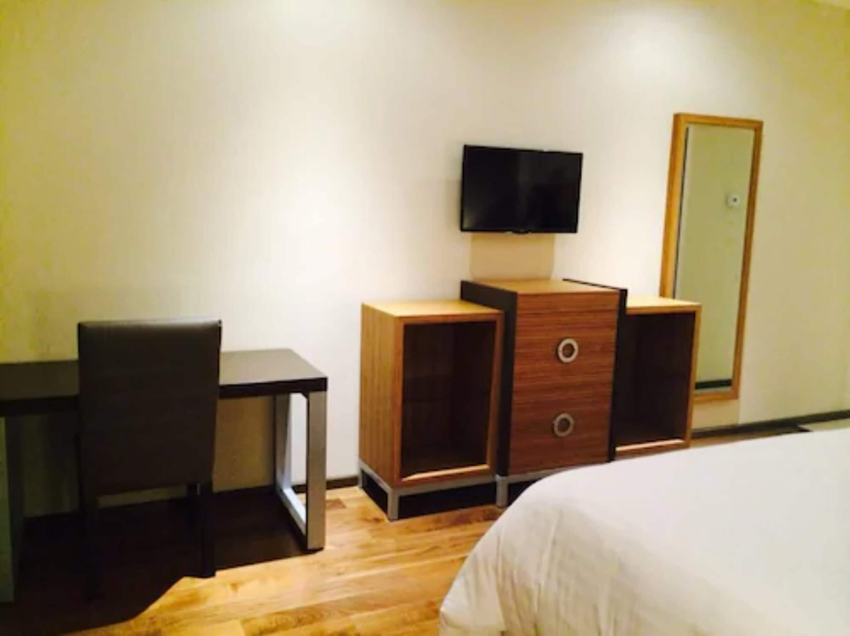 standard room, 1 king bed | room amenity