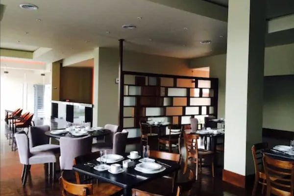 Breakfast, lunch and dinner served