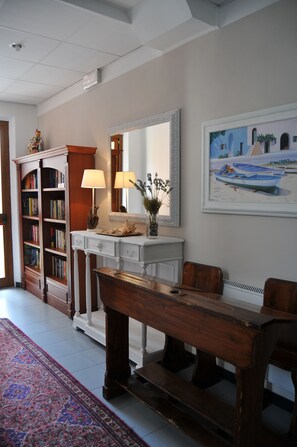 Library - Hotel Villa Rosa (Sestri Levante)