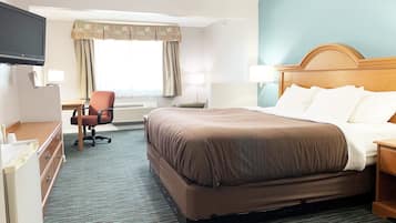 Suite, 1 King Bed | 1 bedroom, premium bedding, desk, laptop workspace