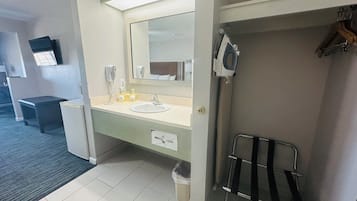 Ropa de cama de alta calidad y escritorio