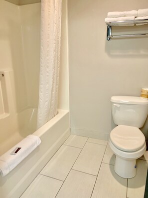 Suite, 2 Queen Beds | Bathroom