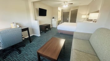 Suite, 1 letto king | Biancheria da letto di alta qualità, una scrivania, postazione laptop