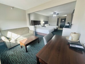 Suite, 2 Queen Beds