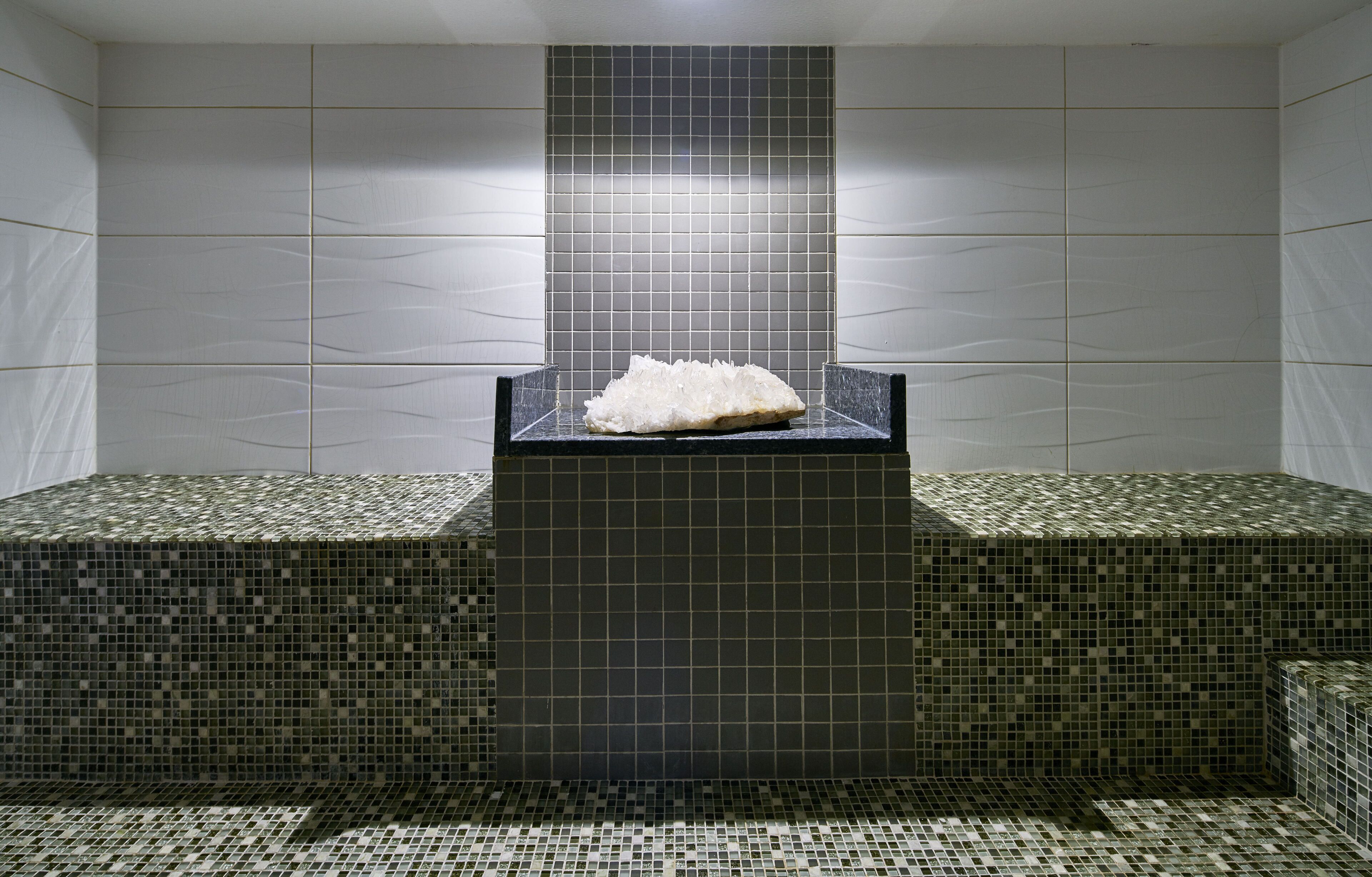 Couples treatment rooms, sauna, hot tub, steam room, body treatments