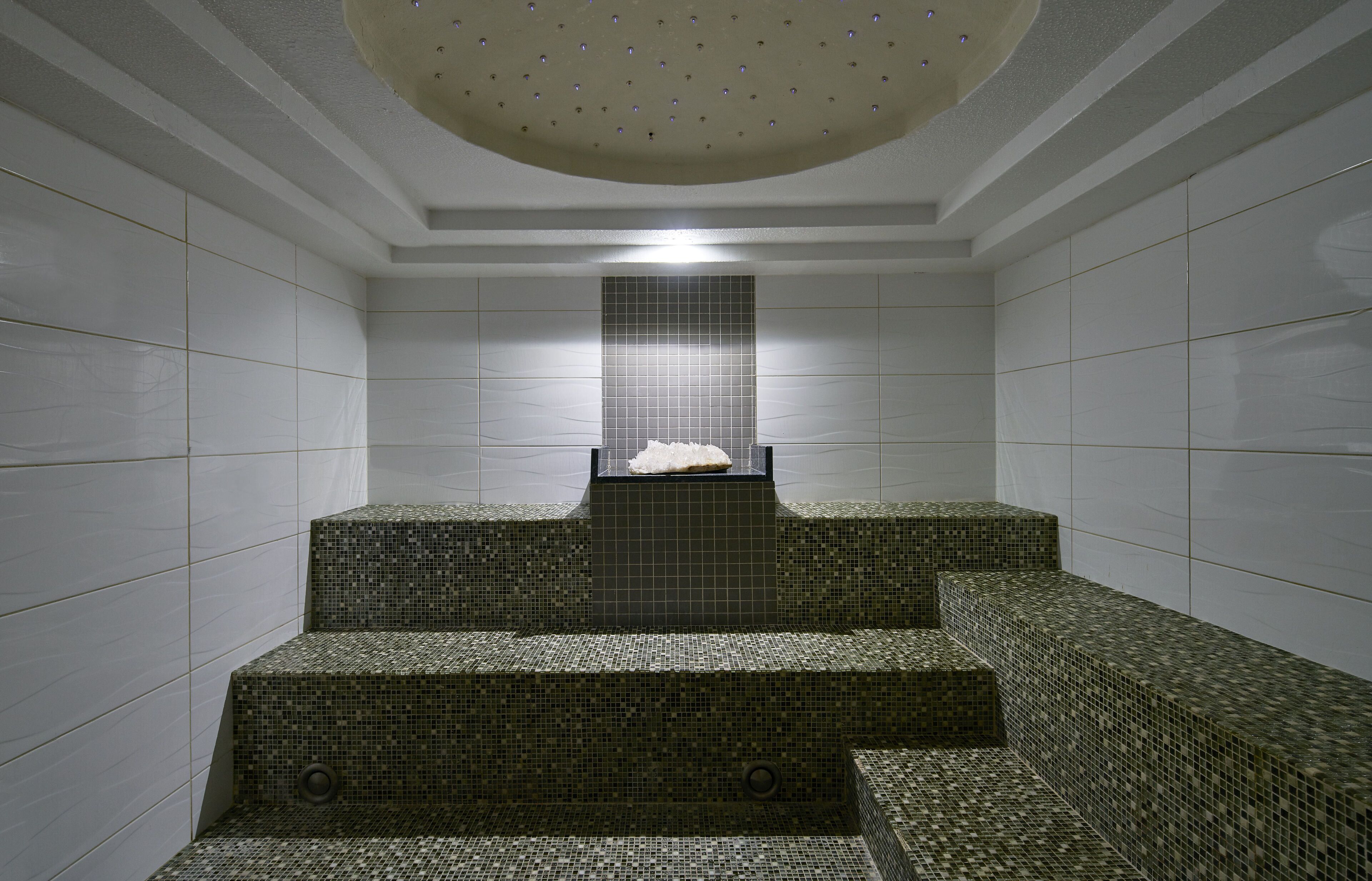 couples treatment room(s), sauna, hot tub, steam room, body treatments