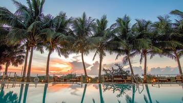 2 outdoor pools, pool umbrellas, sun loungers