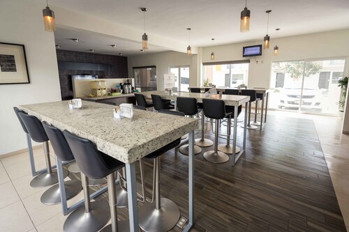 Redwood Villas Extended Stay Zona Industrial