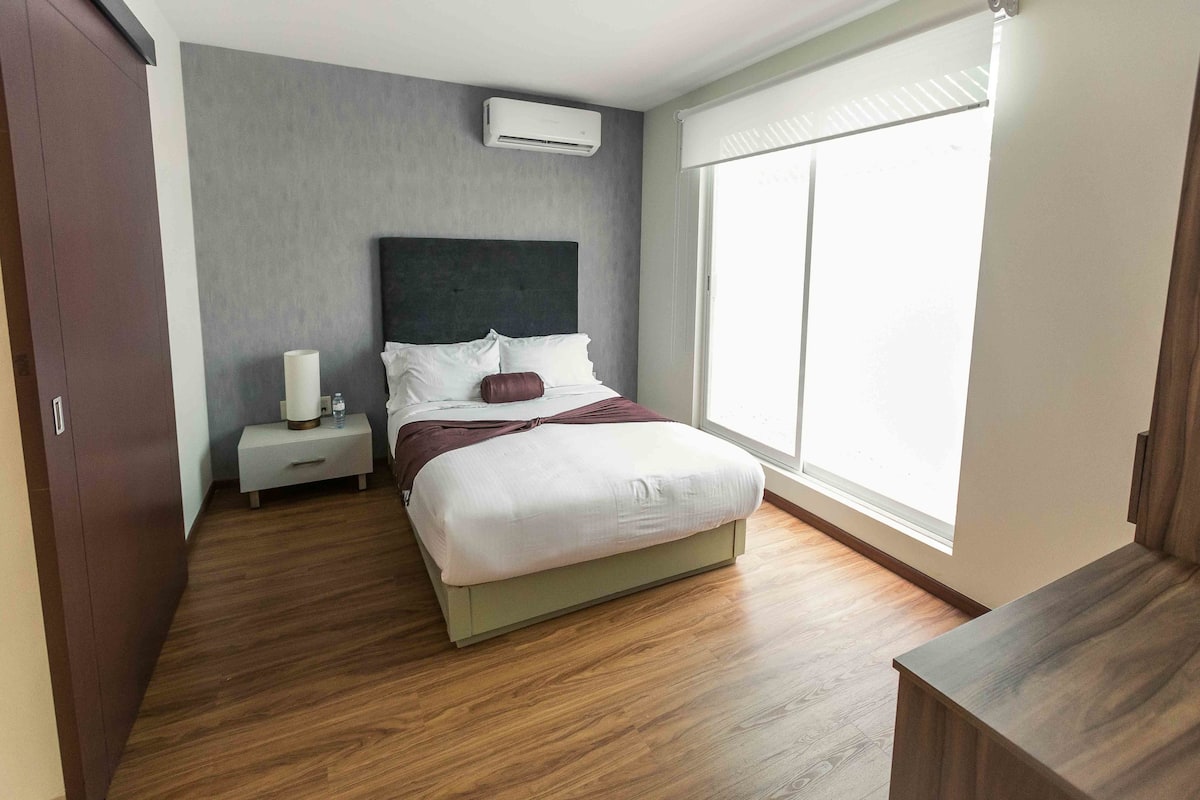 Premium villa, 1 tweepersoonsbed | 3 slaapkamers, luxe beddengoed, een kluis op de kamer, een bureau