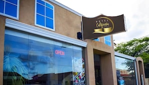 Exterior - Hotel California (Oranjestad)