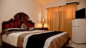Unclassified image, 3 of 49, button - Hotel California (Oranjestad)