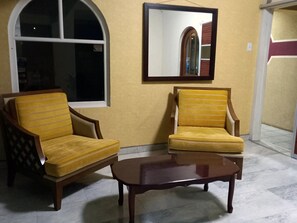 Lobby lounge - Hotel California (Oranjestad)