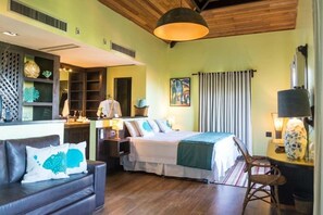 Suíte real | Roupas de cama premium, frigobar, cofres nos quartos, escrivaninha