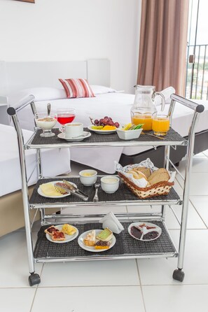 ห้องสแตนดาร์ด | รูมเซอร์วิส - บริการอาหาร