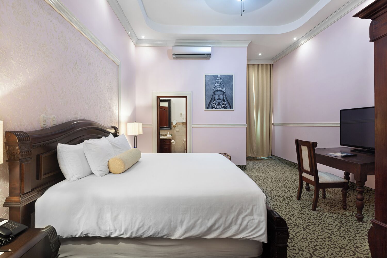 Perla - Historic Suite | Literie de qualité supérieure, minibar, coffres-forts dans les chambres