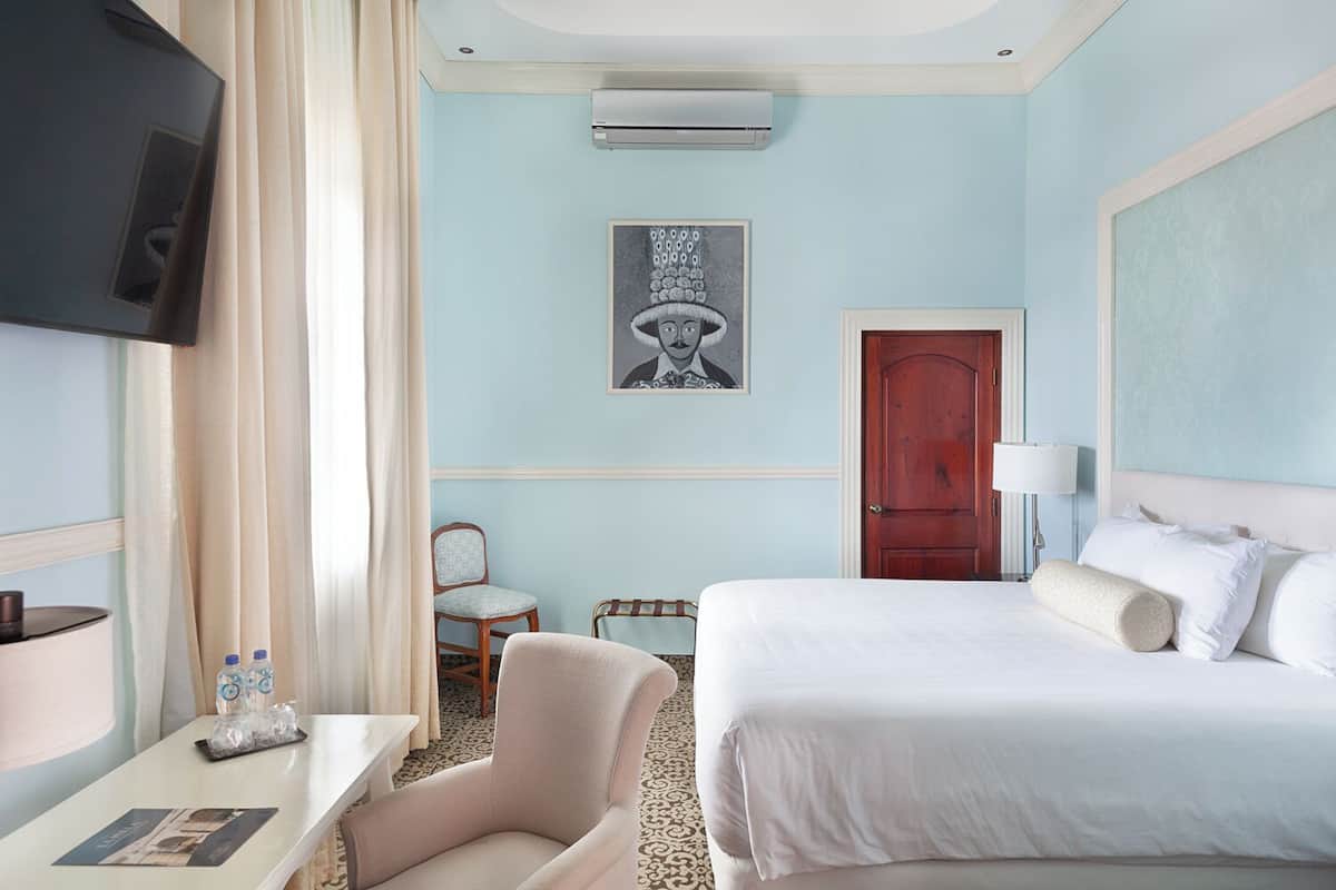 Esencia - King premium historic room | Sengetøy av topp kvalitet, minibar, safe på rommet og wi-fi (inkludert)