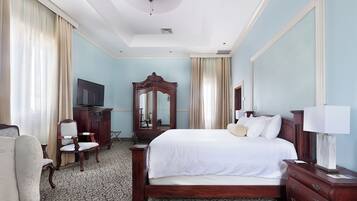 1 bedroom, premium bedding, minibar, in-room safe