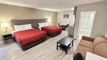 Tabla de planchar con plancha, wifi gratis y ropa de cama
