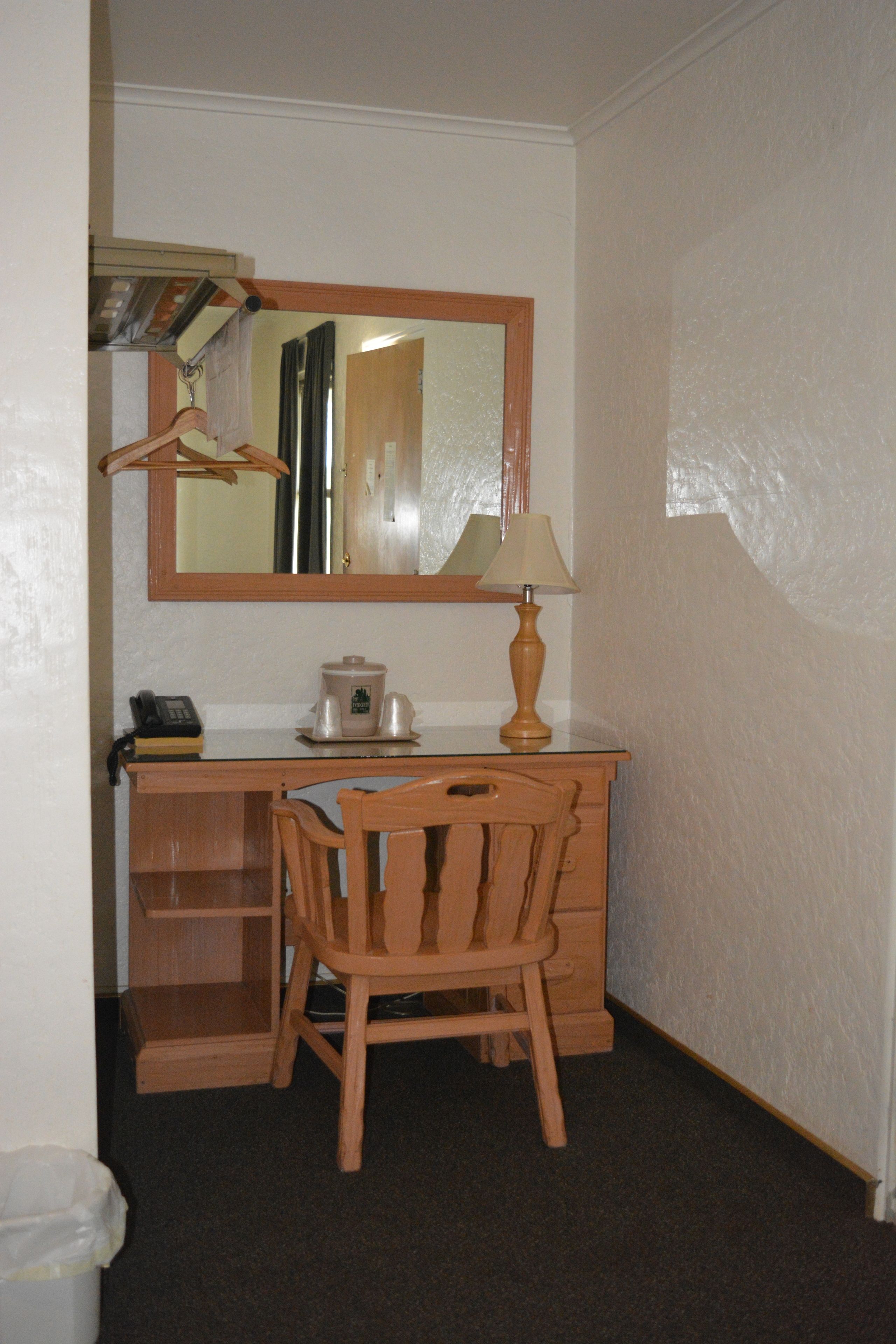 豪華客房, 2 張加大雙人床 | 書桌、免費無線上網、床單