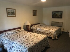 Deluxe Room, 2 Queen Beds