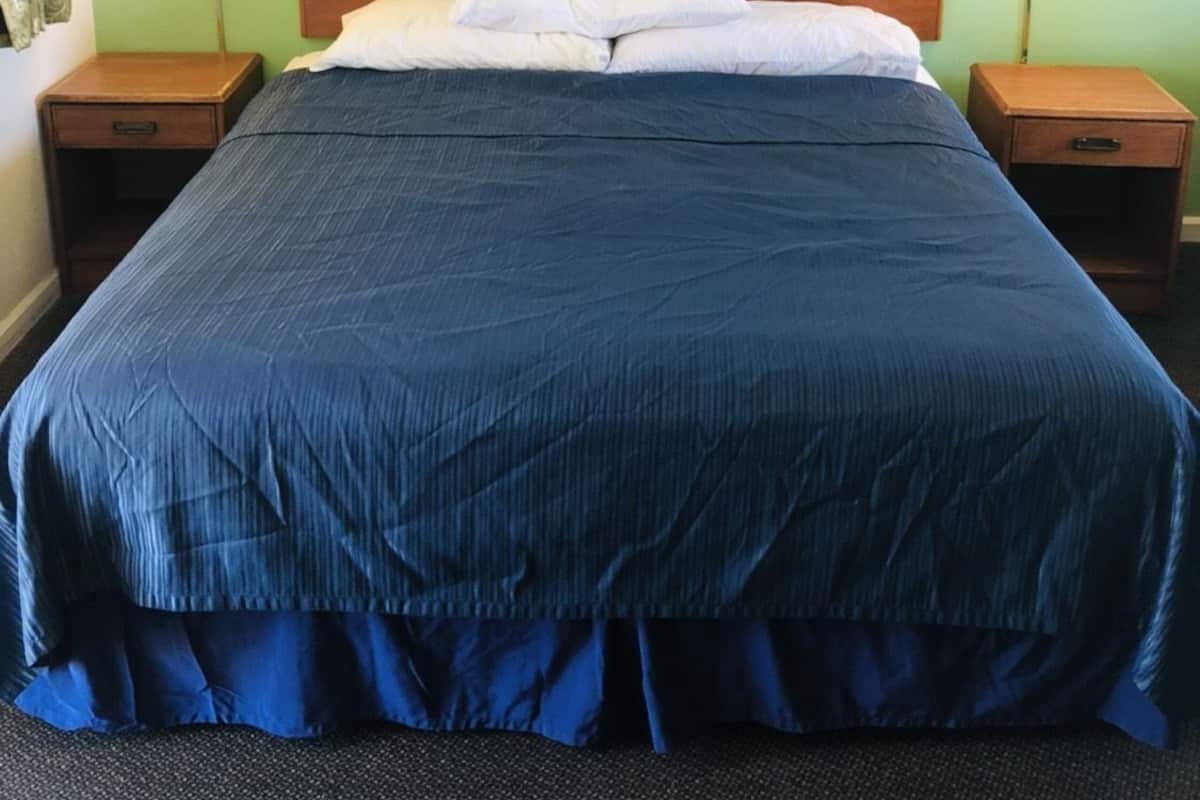 Classic Room, 1 King Bed | Desk, rollaway beds, free WiFi