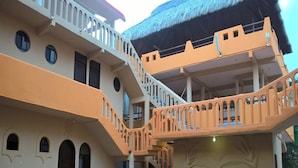 Unclassified image, 4 of 22, button - Hotel Zanzibar (Puerto Escondido)