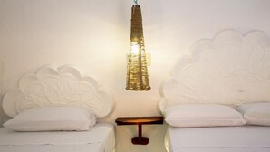 Unclassified image, 5 of 22, button - Hotel Zanzibar (Puerto Escondido)