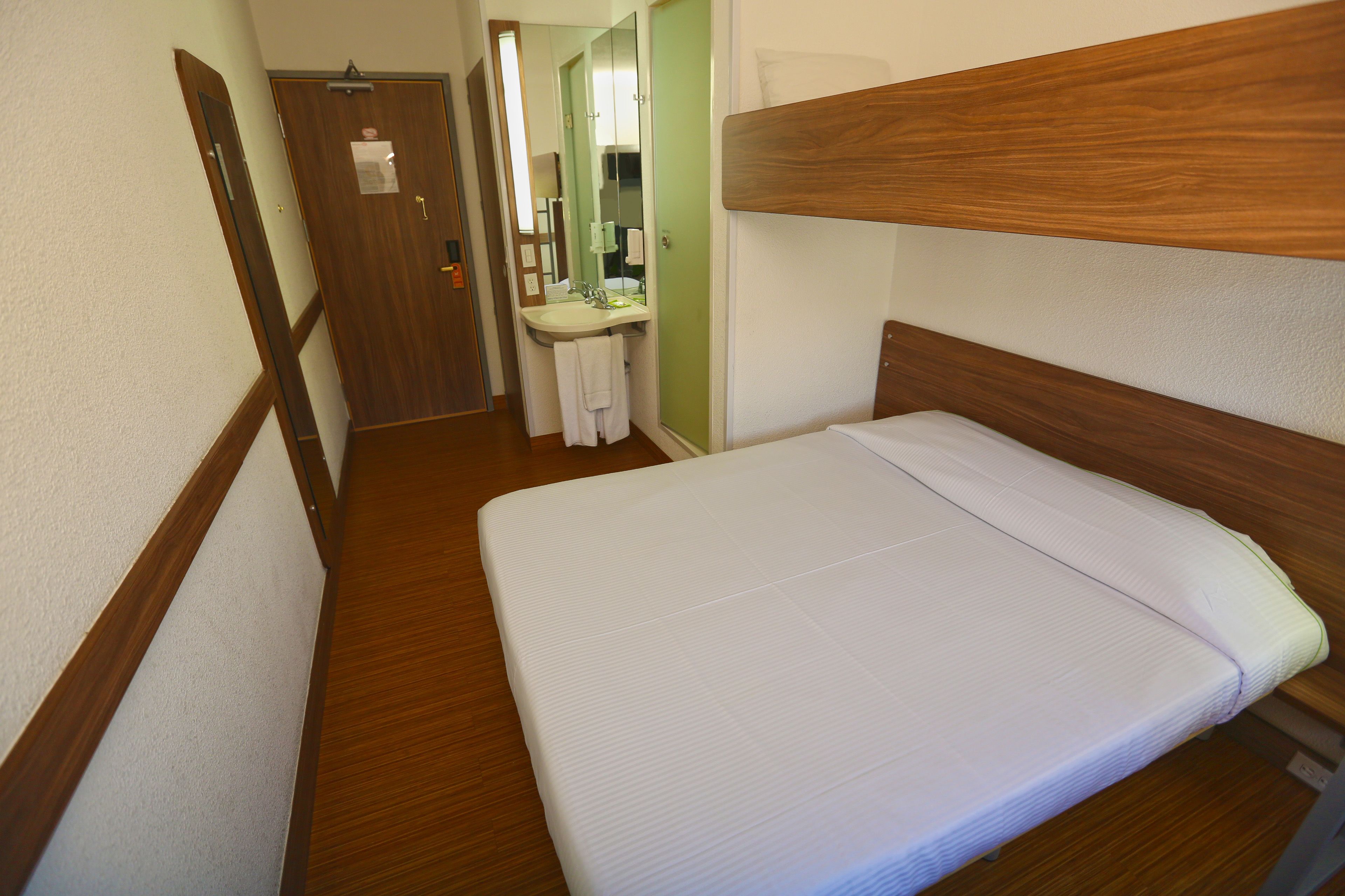 standard room, multiple bedrooms | desk, free wifi, bed sheets