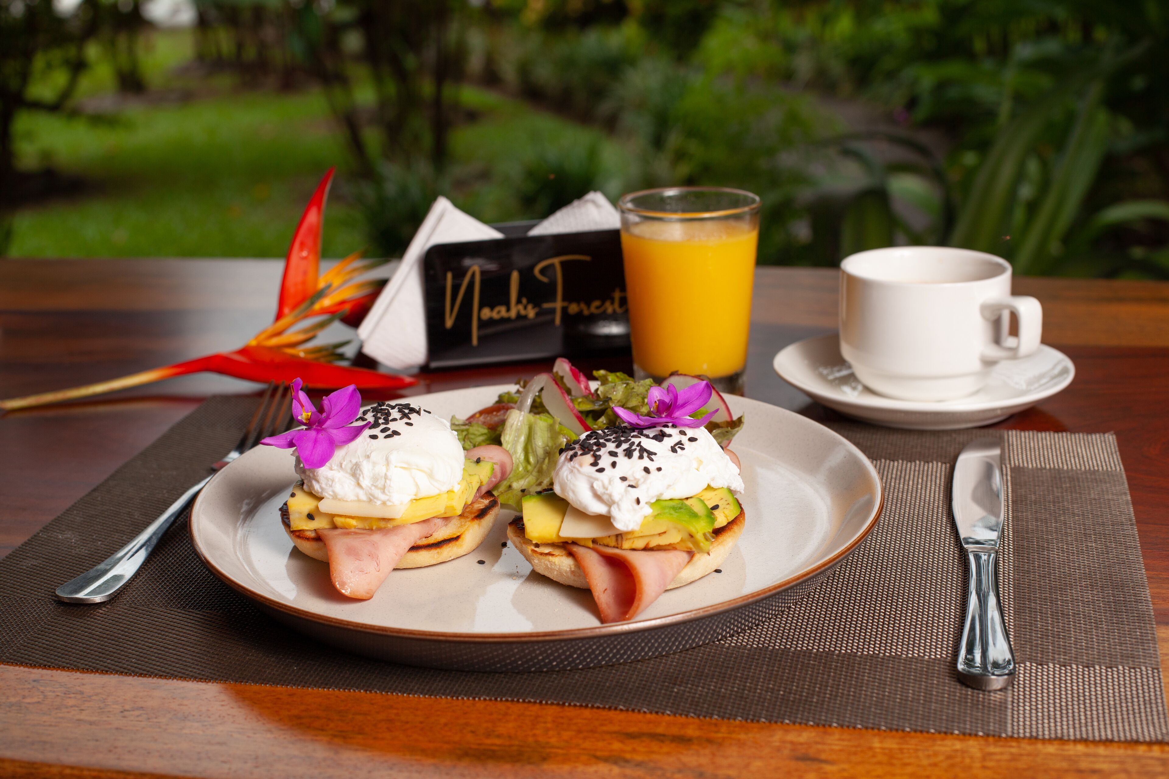 free daily cooked-to-order breakfast