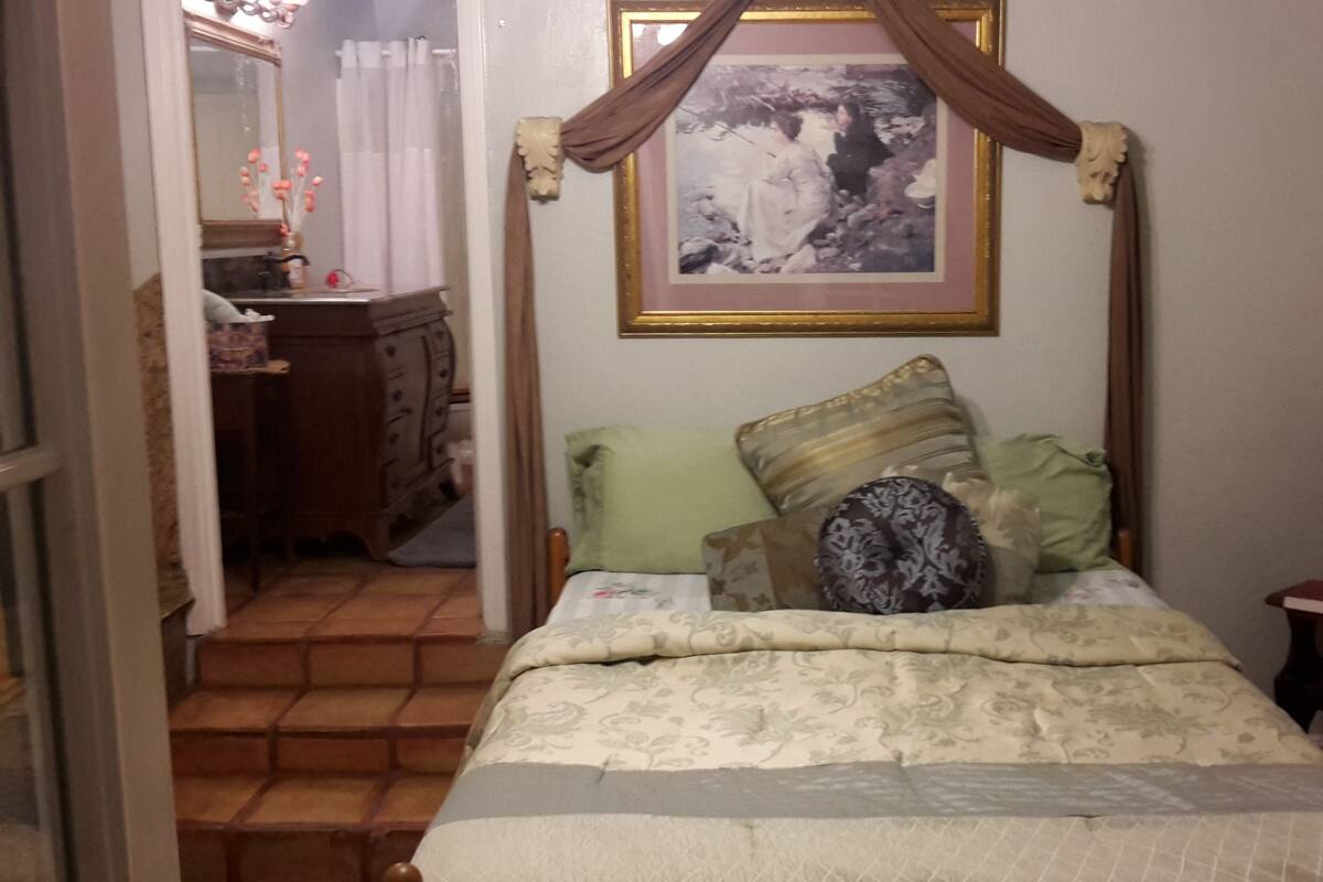 Habitació estàndard | Espai de treball apte per a portàtils i planxa i posts de planxar 