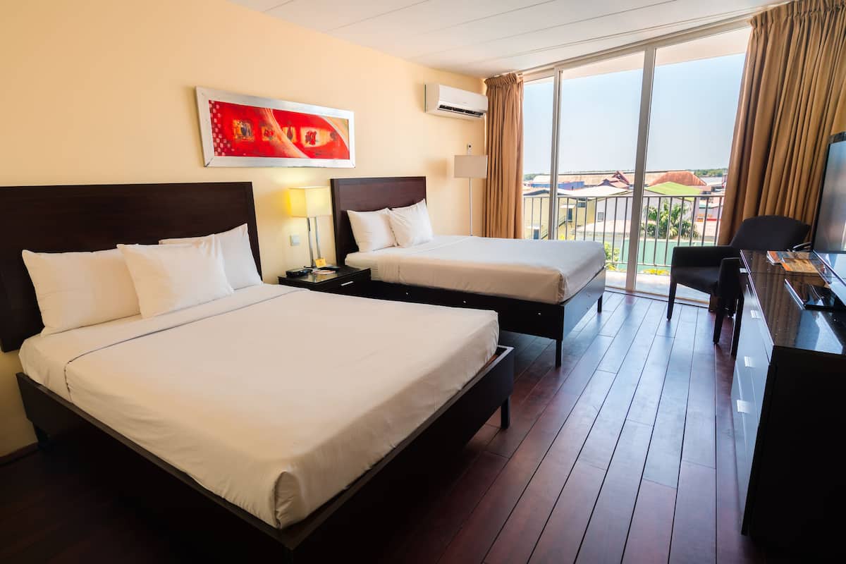 1 bedroom, premium bedding, in-room safe, desk