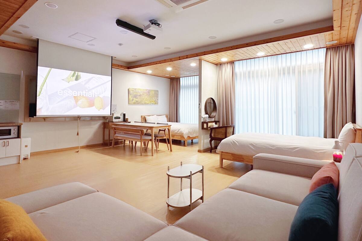 Pine One Suite | Selimut bulu angsa, Wi-Fi gratis, dan seprai linen