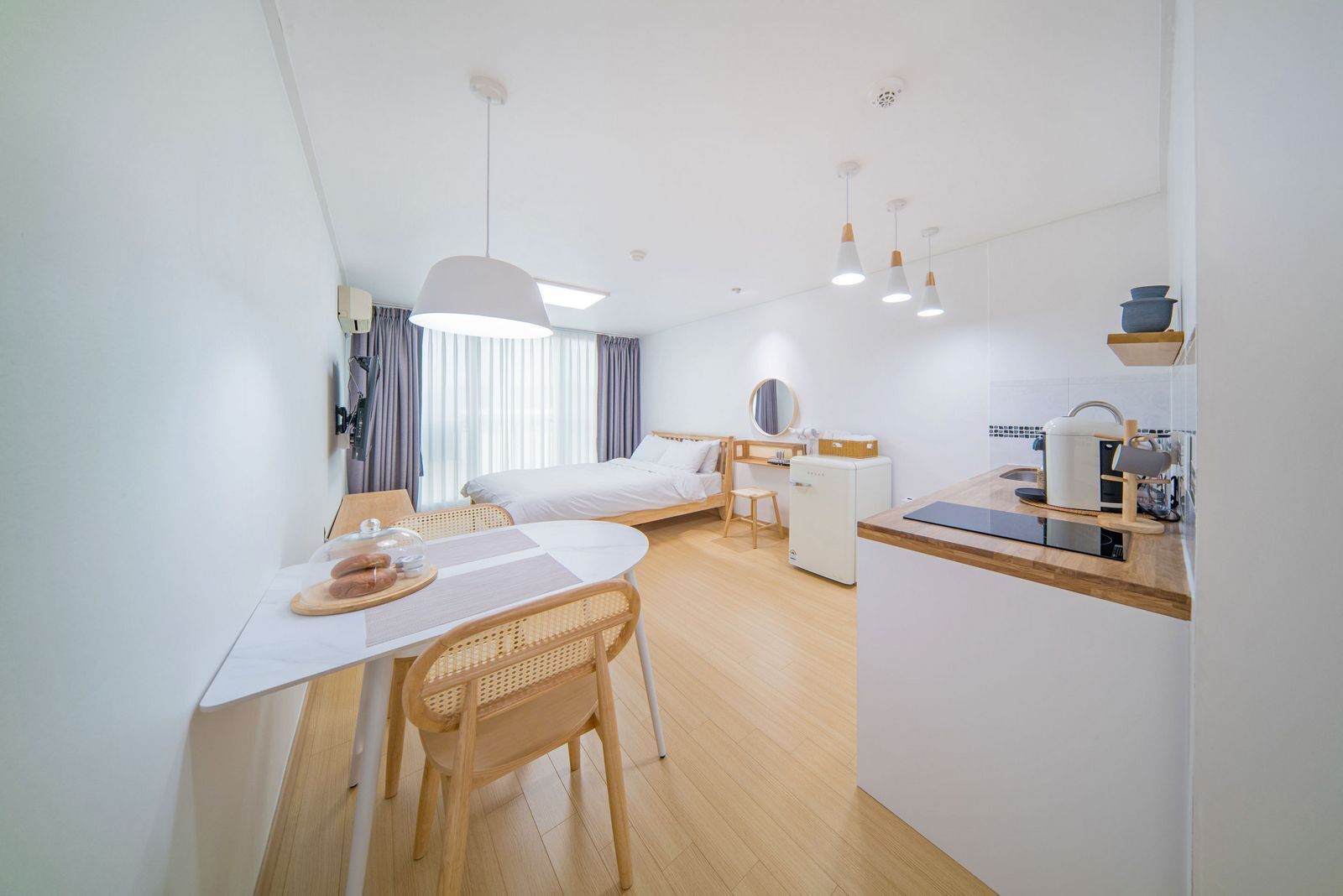 Ocean Standard - Max 2 guests | Down comforters, free WiFi, bed sheets
