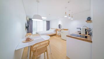 Ocean Standard - Max 2 guests | Down comforters, free WiFi, bed sheets