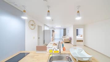 Pine Suite | 2 soverom, dundyner, wi-fi (inkludert) og sengetøy