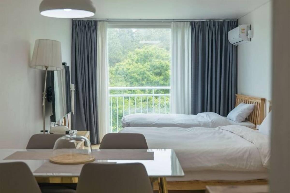 Down comforters, free WiFi, bed sheets