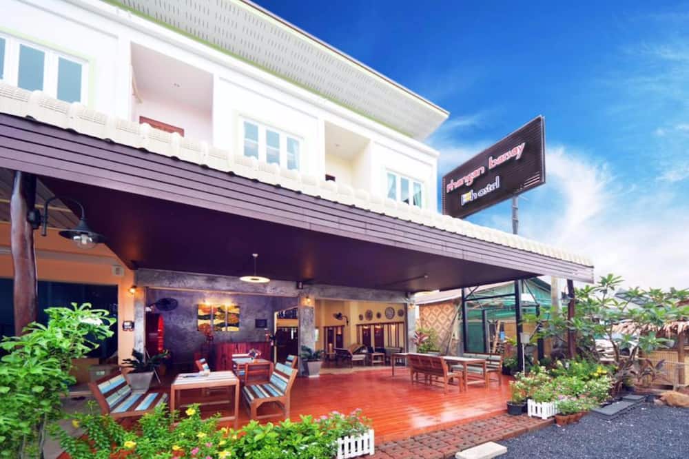 Phangan Barsay Hostel