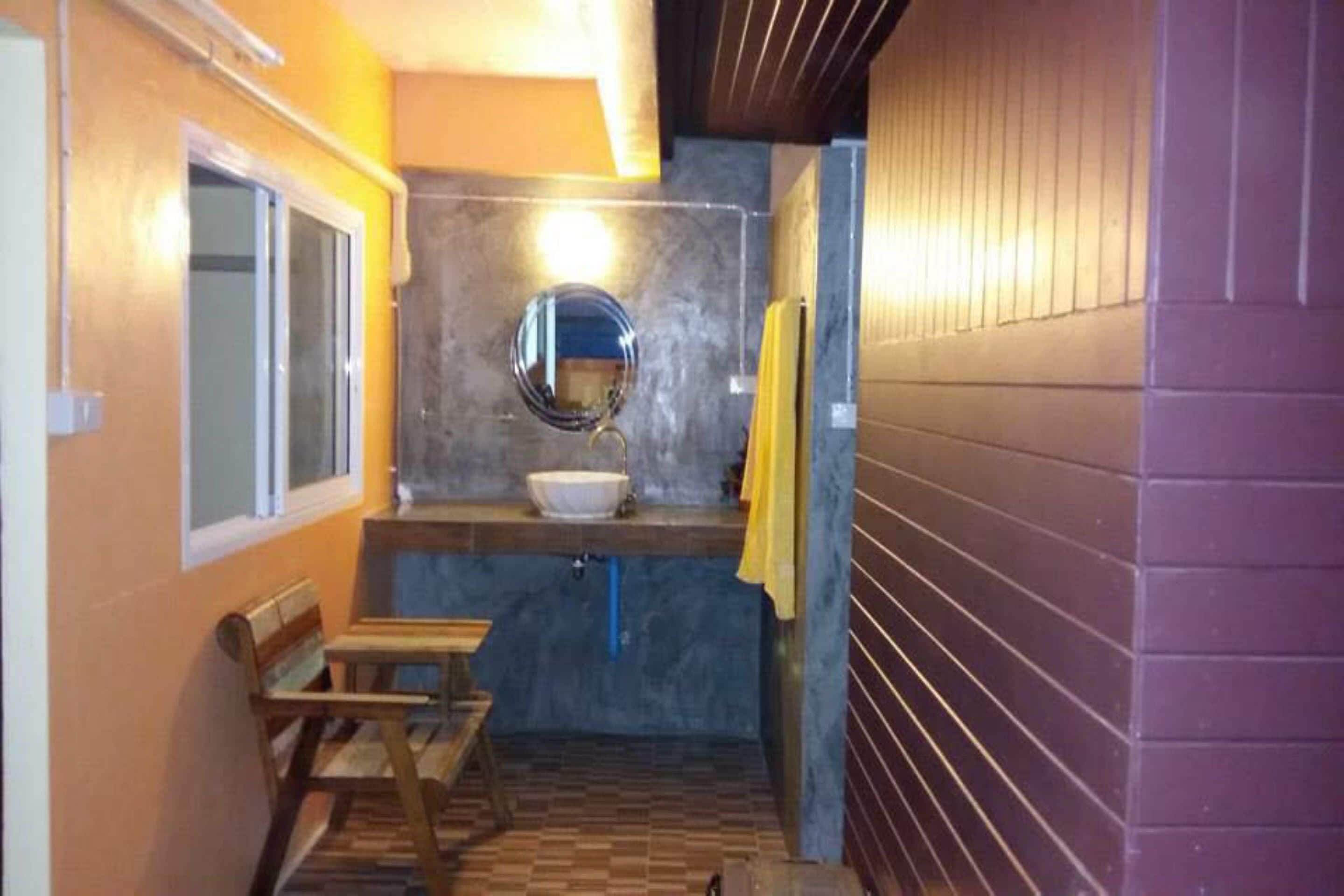 隔音、免费 WiFi、床单