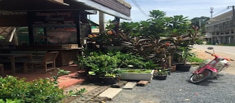 Phangan Barsay Hostel