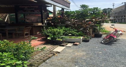 Phangan Barsay Hostel