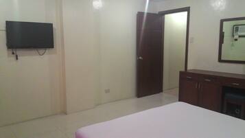 Desk, rollaway beds, free WiFi