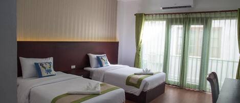 Superior Twin Room | Desk, rollaway beds, free WiFi