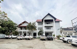 Front of property - Saysamphanh Hotel (Luang Prabang)