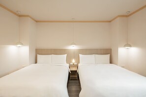 Comfort Quadruple Room | Desk, soundproofing, free WiFi - Kindness Hotel Min Sheng (Tainan)