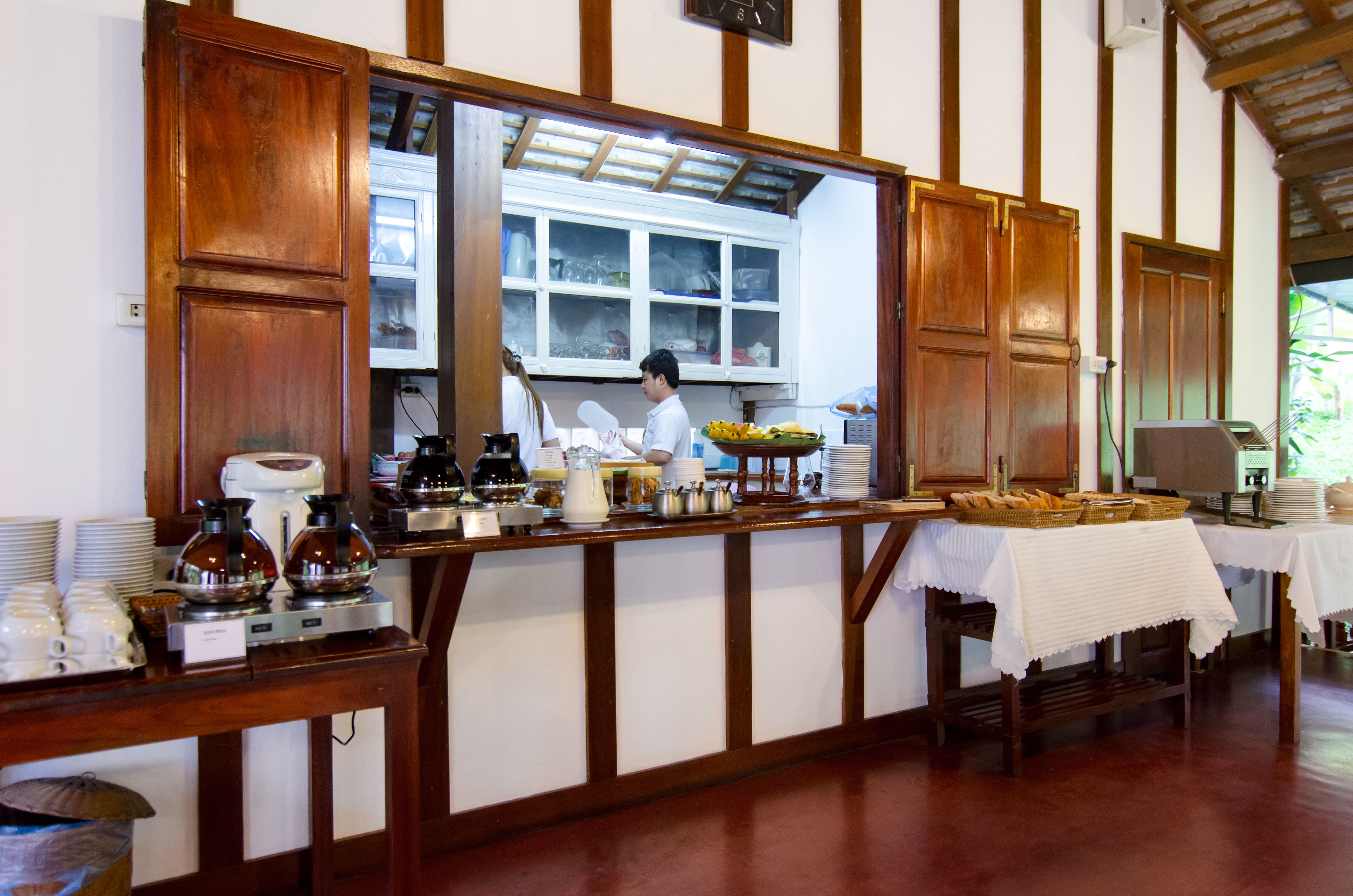 breakfast (usd 6 per person)