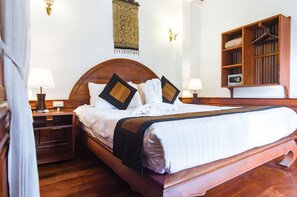 Kamar Double Superior, 1 Tempat Tidur King | Seprai premium, minibar, brankas, dan meja kerja
